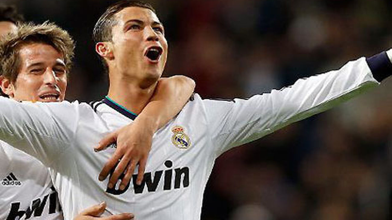 4-1. Ronaldo avisa al Manchester con un triplete al Sevilla