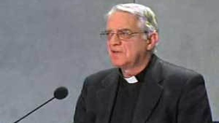 En el Vaticano hay divergencias, pero no complots, dice Lombardi