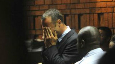 Pistorius rompe a llorar ante el juez