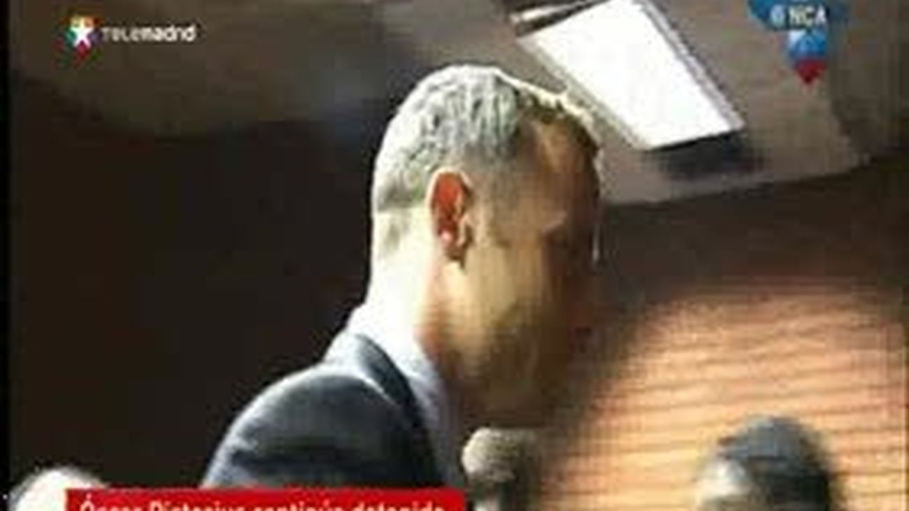 La policía halla un bate ensangrentado en la casa de Pistorius