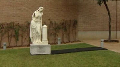 Casa Sefarad inaugura una escultura de la Reina Ester cedida por Ayuntamiento