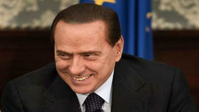 Berlusconi dice que quienes iban a sus fiestas eran "viejecitos con poder"