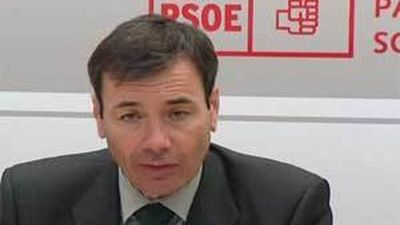 Gómez y los sindicatos de Iberia piden a la empresa que negocie un plan de viabilidad