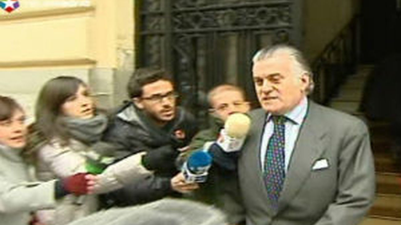 El juez imputa al apoderado de Bárcenas en sus cuentas de Suiza