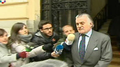 El juez imputa al apoderado de Bárcenas en sus cuentas de Suiza