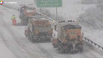 La nieve deja sin clase a 2.000 alumnos, afecta al transporte y daña cultivos