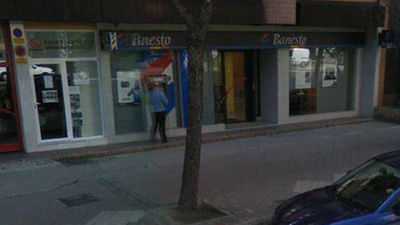 Detenido tras atracar con un arma de fuego una sucursal bancaria en López de Hoyos