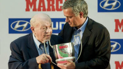 Di Stéfano: "La prensa quiere echar a Mourinho"