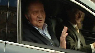 El Rey, a su salida del hospital: "Estoy muy  bien, no me duele la espalda ni nada"