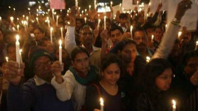 Aparece muerto en su celda el cabecilla de violación que indignó a la India