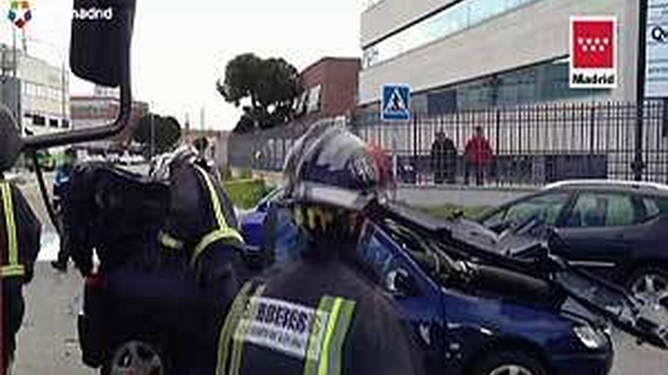Dos  heridos  tras un "violento" choque entre dos turismos en Alcorcón