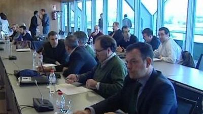 Los sindicatos de Iberia aplazan al miércoles un posible acuerdo