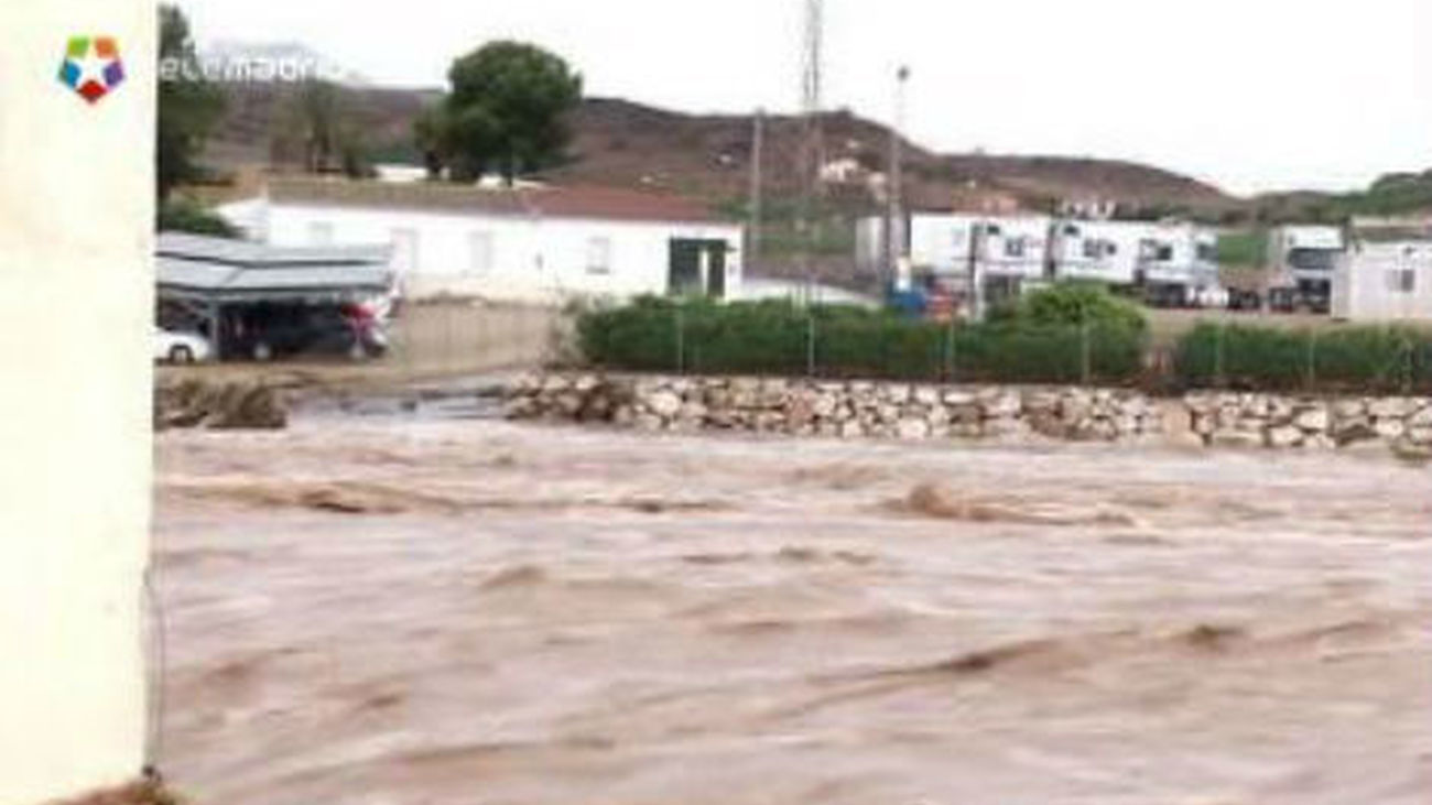 Fallece un hombre al ser arrastrado su coche  por el agua cuando cruzaba un río en Granada