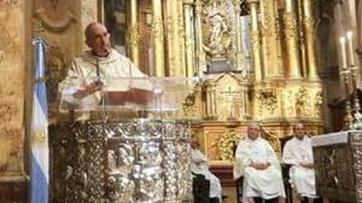 Los feligreses en la catedral de Buenos Aires: "¡Viva el Papa!"