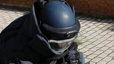 La mochila detonada por los Tédax en Madrid contenía unos 3 kilos de explosivo