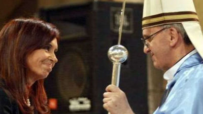 Bergoglio, enfrentado a Kirchner y testigo en juicios por la dictadura