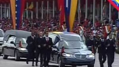 Trasladan el cadáver de Chávez hasta un cuartel de Caracas