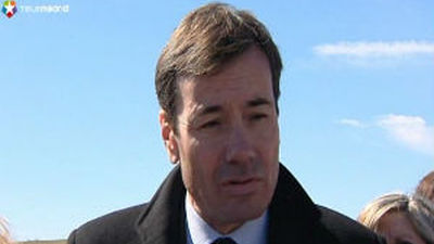 Gómez acusa al PP de lanzar una campaña de desprestigio contra los profesores