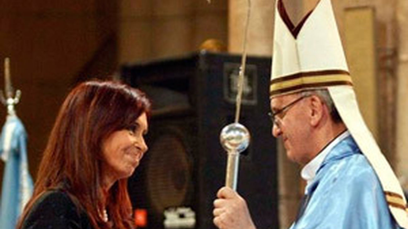 Cristina Fernández de Kirchner saluda a Francisco I