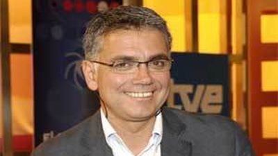 La Policía detiene al periodista Juan Ramón  Lucas por conducir con el carné sin puntos