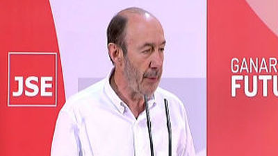 Rubalcaba pide al PSOE trabajar por quienes sufren y no más discusiones internas