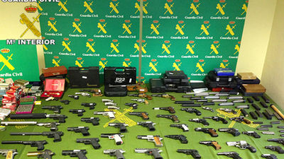 Desarticulada una organización dedicada al tráfico de armas en el mercado negro