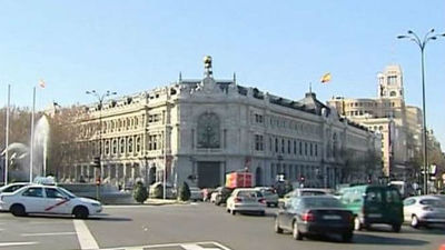 El Banco de España prevé que la economía caiga el 1,5 % en 2013