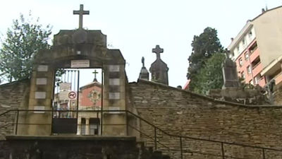 Dos trabajadores del cementerio de Eibar imputados por robo de dientes de oro