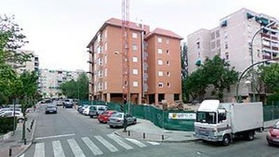 Ocupan un edificio de 30 viviendas en Carabanchel