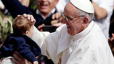 El papa dice que la vida humana debe ser defendida desde la concepción