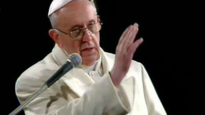 El Papa dice en su primer Vía Crucis que la Cruz es la respuesta al mal