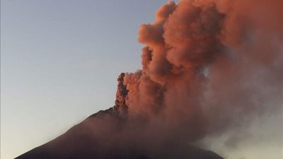La NASA envía drones para estudiar  las columnas de humo volcánico