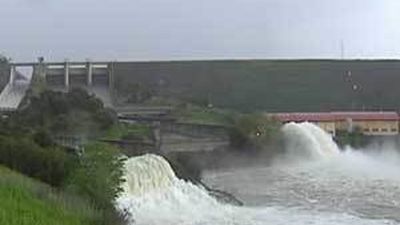 Bajan los caudales de los ríos aunque persisten  las zonas inundadas