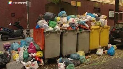 Huelga de basuras: Botella dice a FCC que debe mantener el número de trabajadores