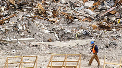 Encuentran posibles restos de víctimas del 11S entre los escombros