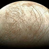 Científicos creen que podría haber vida  en los océanos de la luna Europa