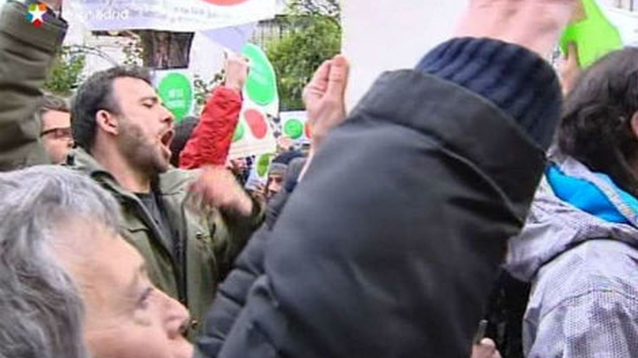 La policía prohibirá escraches a cierta distancia de los domicilios de políticos