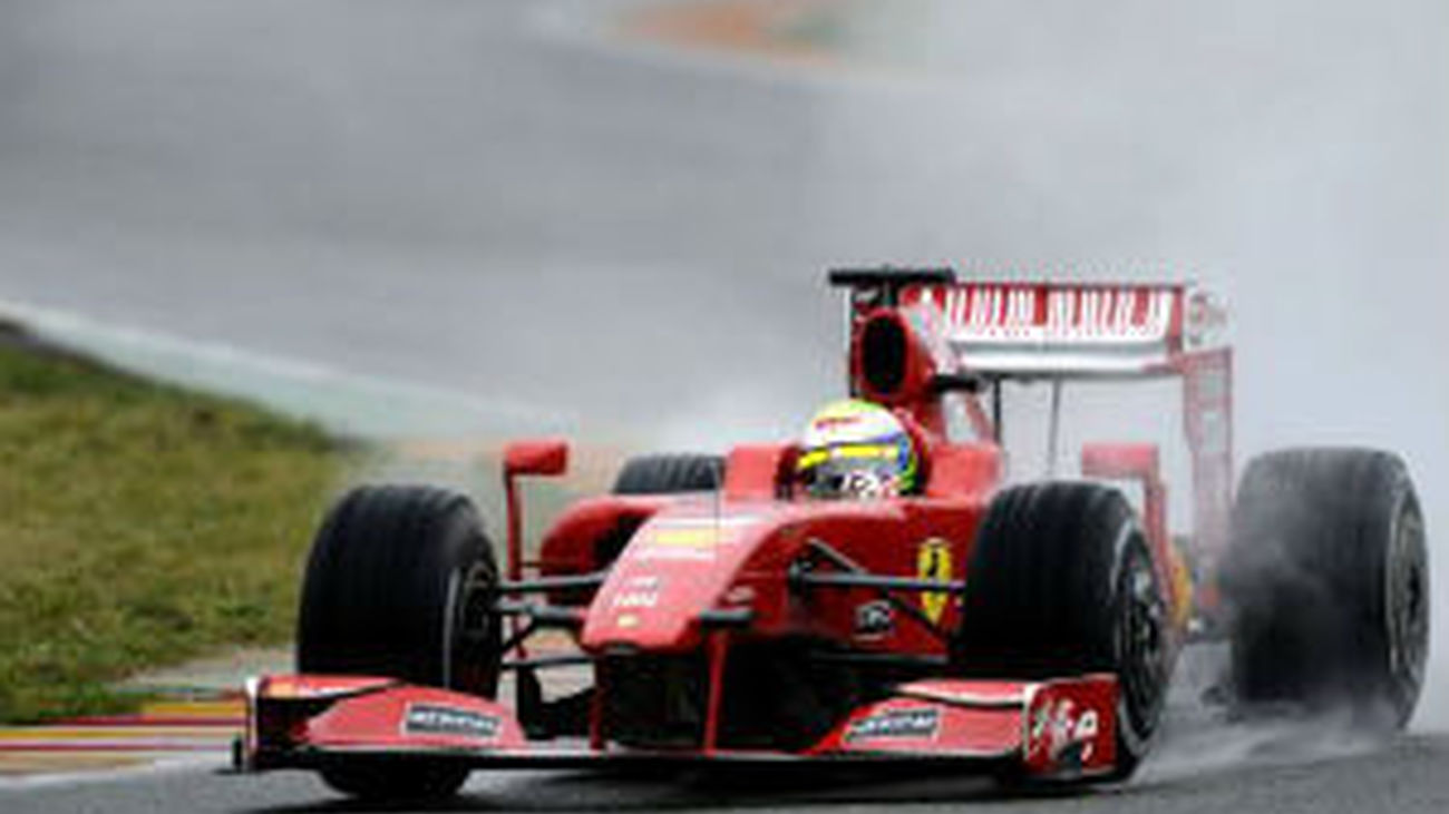 GP China: Massa se lleva los libres por delante de Kimi y de Alonso