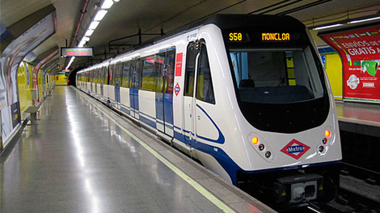 Metro de Madrid lanza su dispositivo de Navidad con un refuerzo de hasta un 20% el servicio