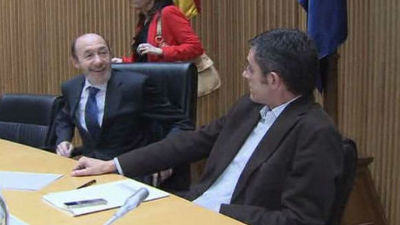 Rubalcaba ve legítimo que alguien quiera liderar el PSOE, pero aplaza el debate