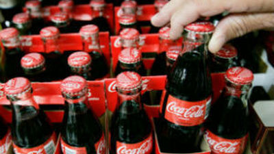 Coca-Cola obedece a Trump y lanzará en EEUU una versión elaborada con azúcar de caña