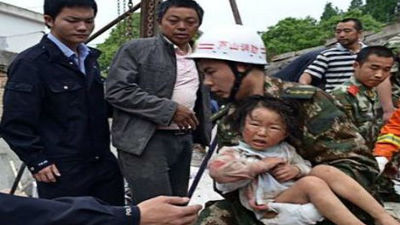 Ascienden a 186 los fallecidos y a 11.000 los heridos en el seísmo de China