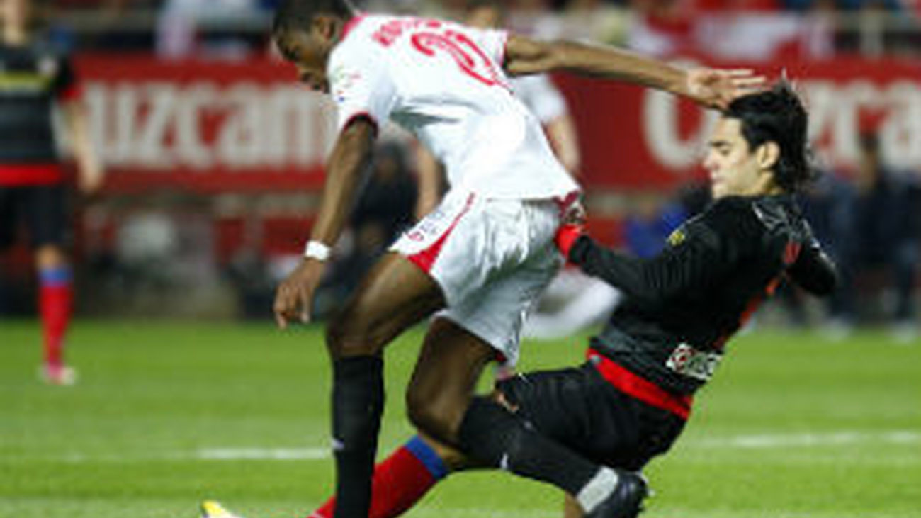 0-1. Falcao le da la victoria al Atlético en Sevilla