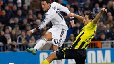 Ozil llega lanzado a Dortmund