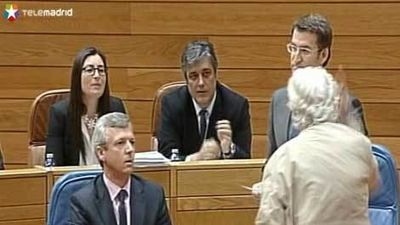 Beiras se encara con Feijóo y golpea su escaño en una bronca sesión del parlamento gallego