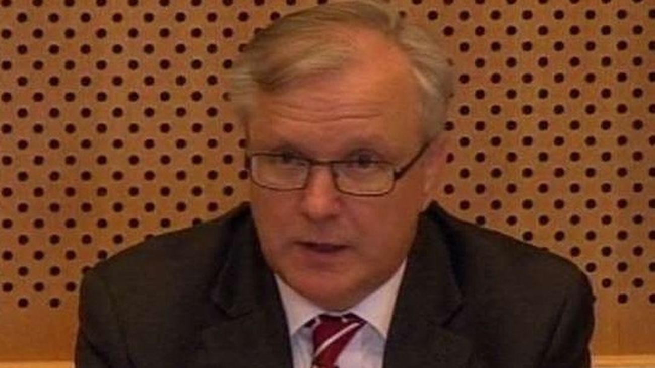 Rehn pide a Rajoy que presente mañana reformas  "concretas y amplias" contra el paro