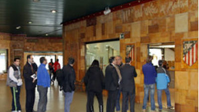 Los socios del Atlético retiran 5.903 entradas en el primer día de venta