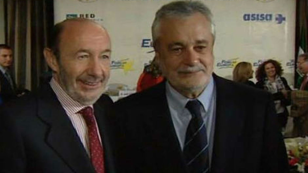 Rubalcaba pide a Rajoy "urgencia" ante el resultado "nefasto" de su política