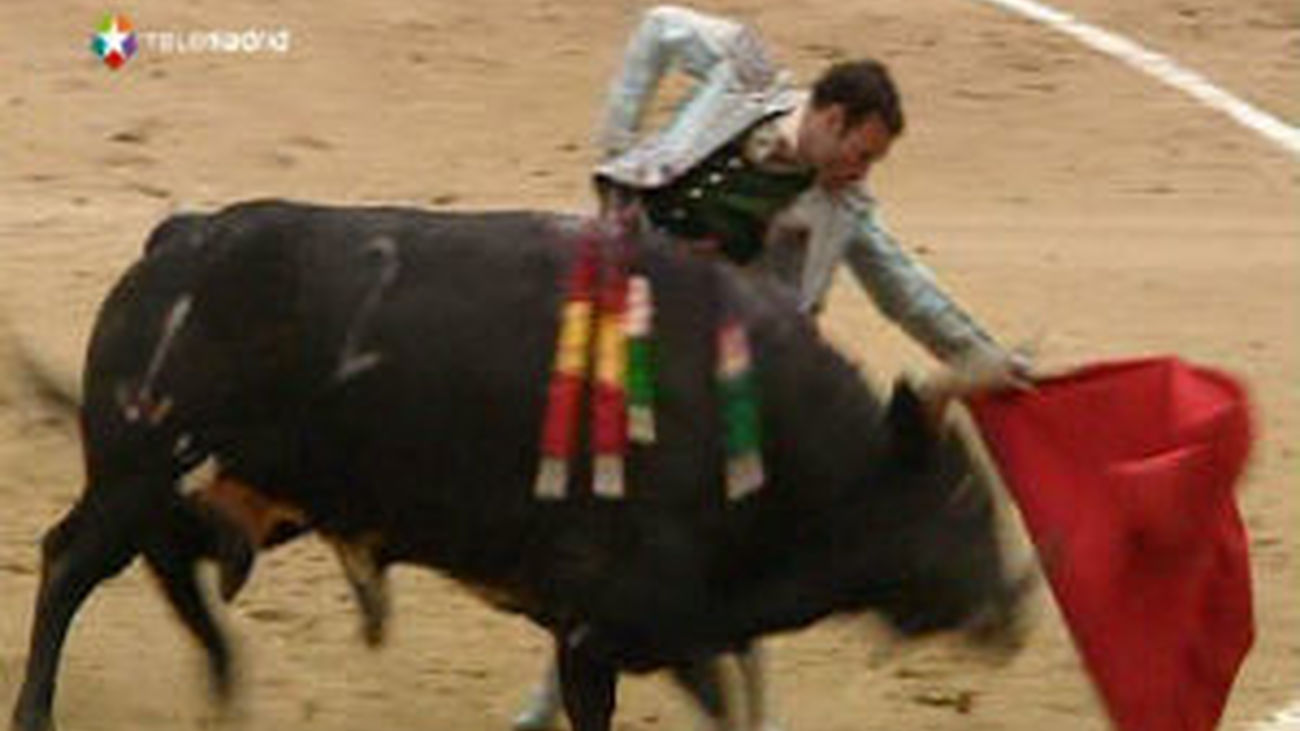 Ferrera, 'Morenito' y Aguilar cortan una oreja en la goyesca de Las Ventas