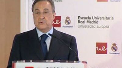 Florentino Pérez y Vargas Llosa entregan las becas de investigación